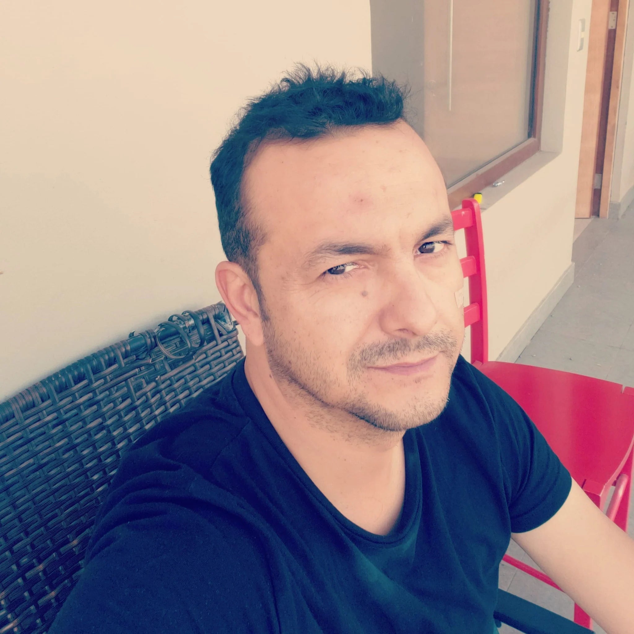 <strong>Luis Orosco</strong>